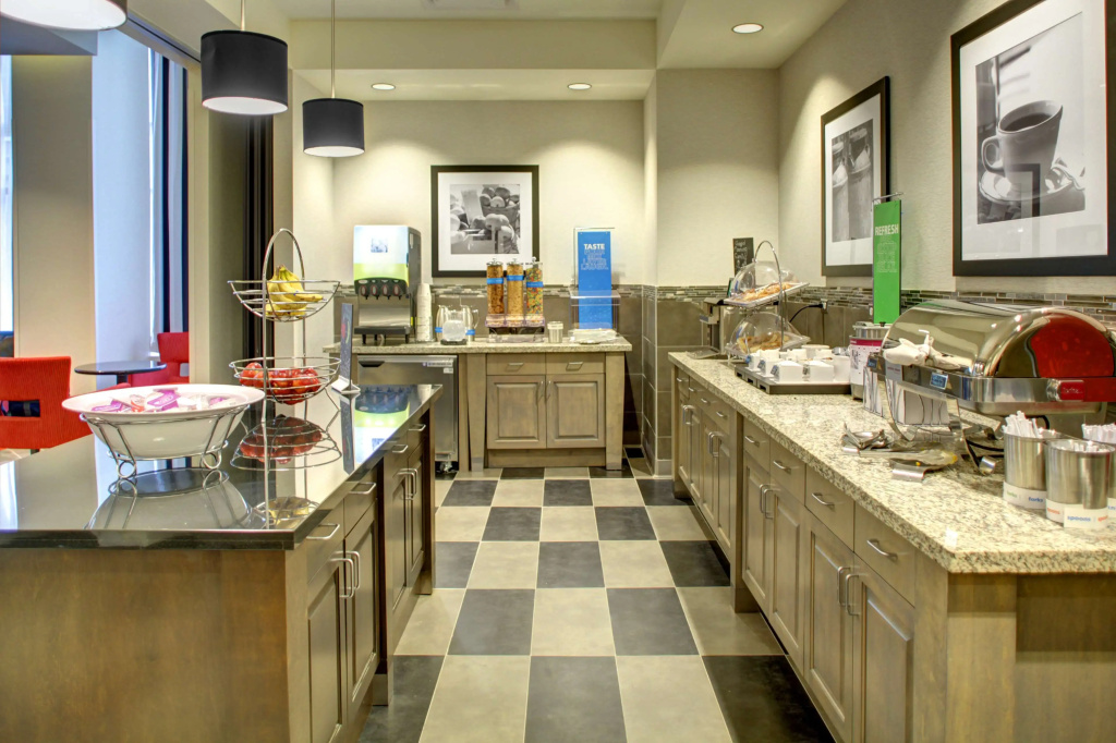 Hampton Inn & Suites - Roanoke-Downtown, VA