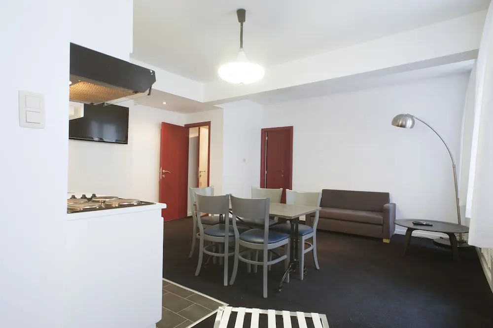 Alpha Hotel