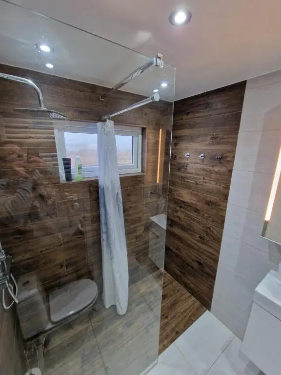 R&J Guesthouse