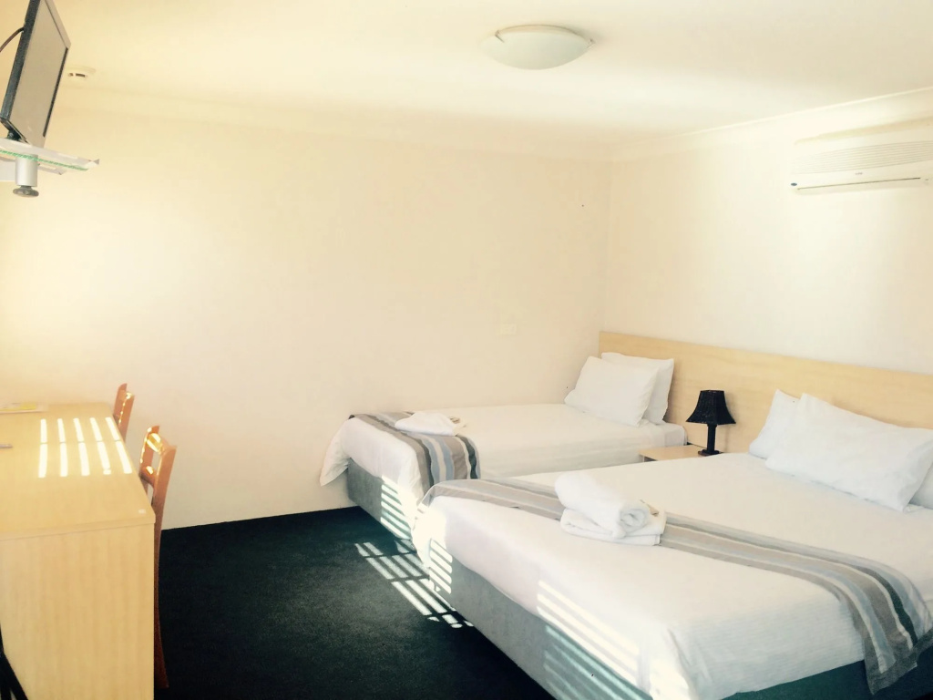 Red Cedar Motel