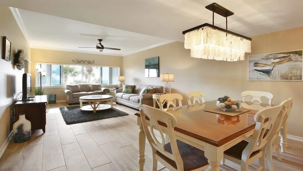 410 Captain's Walk - 2 Br villa by RedAwning