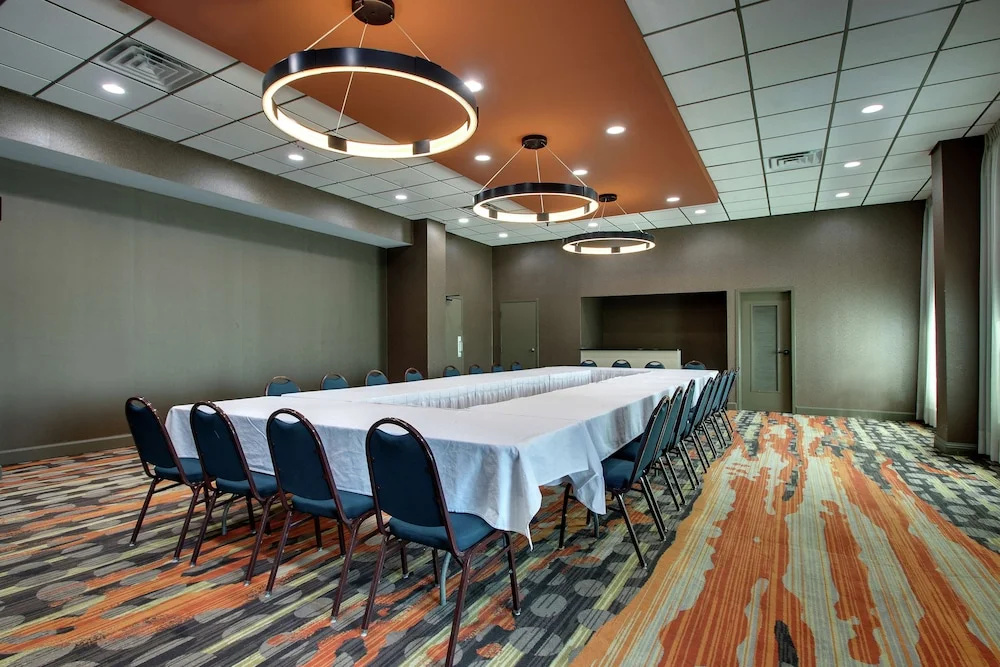 Holiday Inn MOUNT VERNON