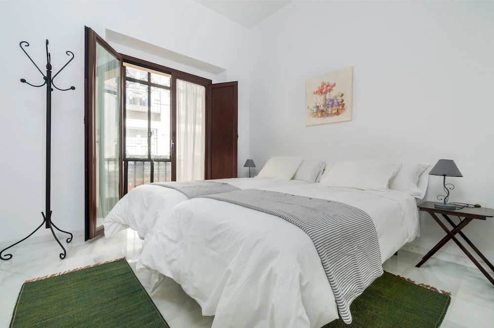 Great Location 3 bd Apartment With Terrace. Amor de Dios