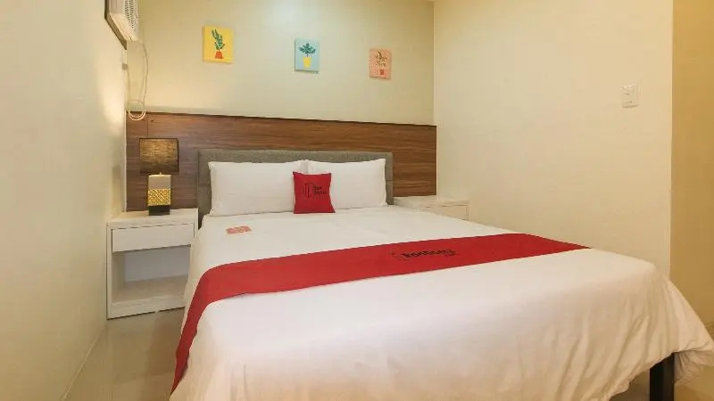 RedDoorz @ Leoncia Apartelle Mandaue City