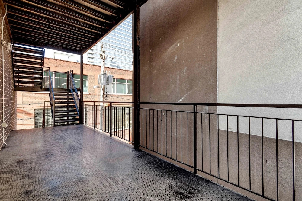 811 N. Sedgwick