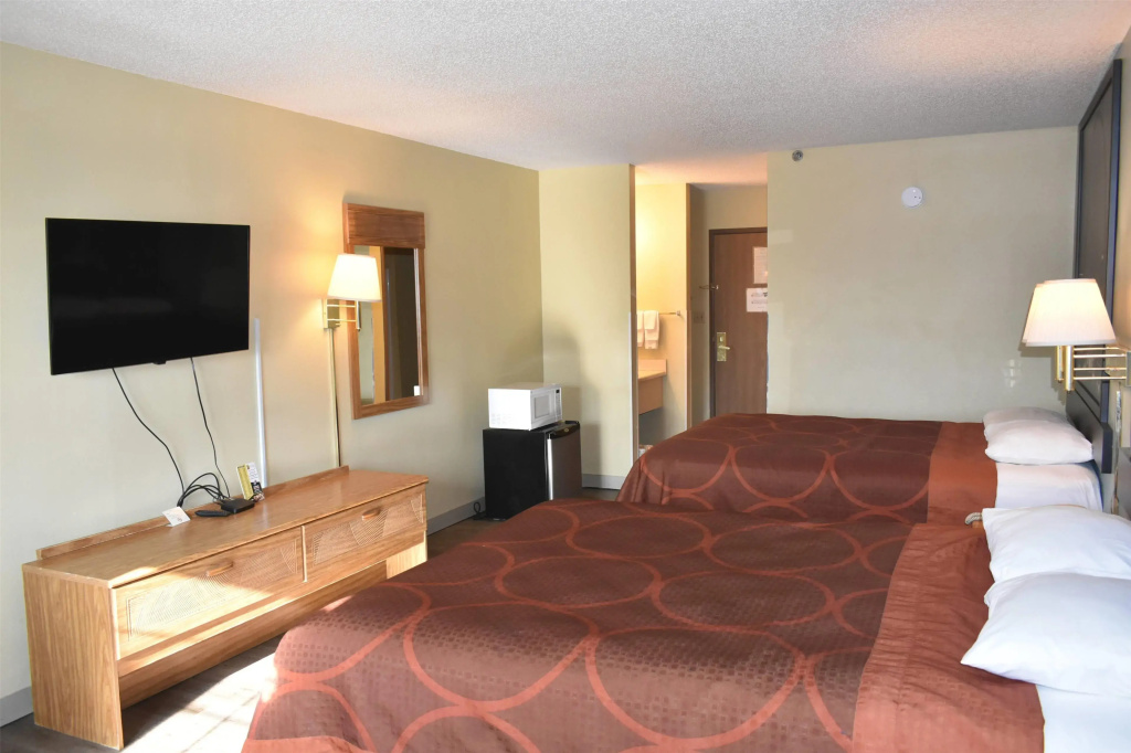Super 8 by Wyndham Carthage