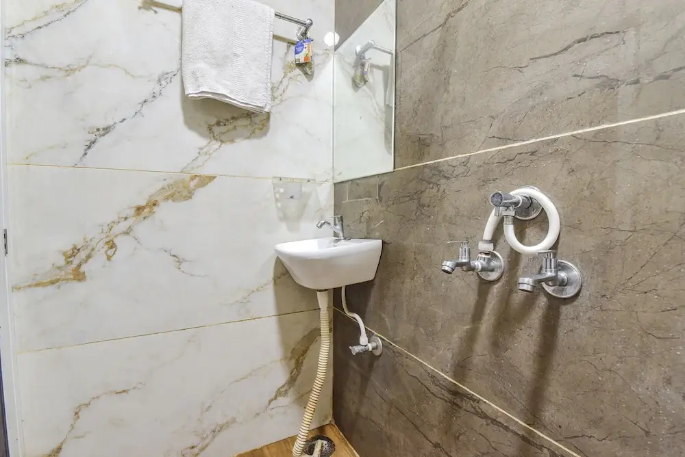 Fabexpress Anandam Palace Guest House