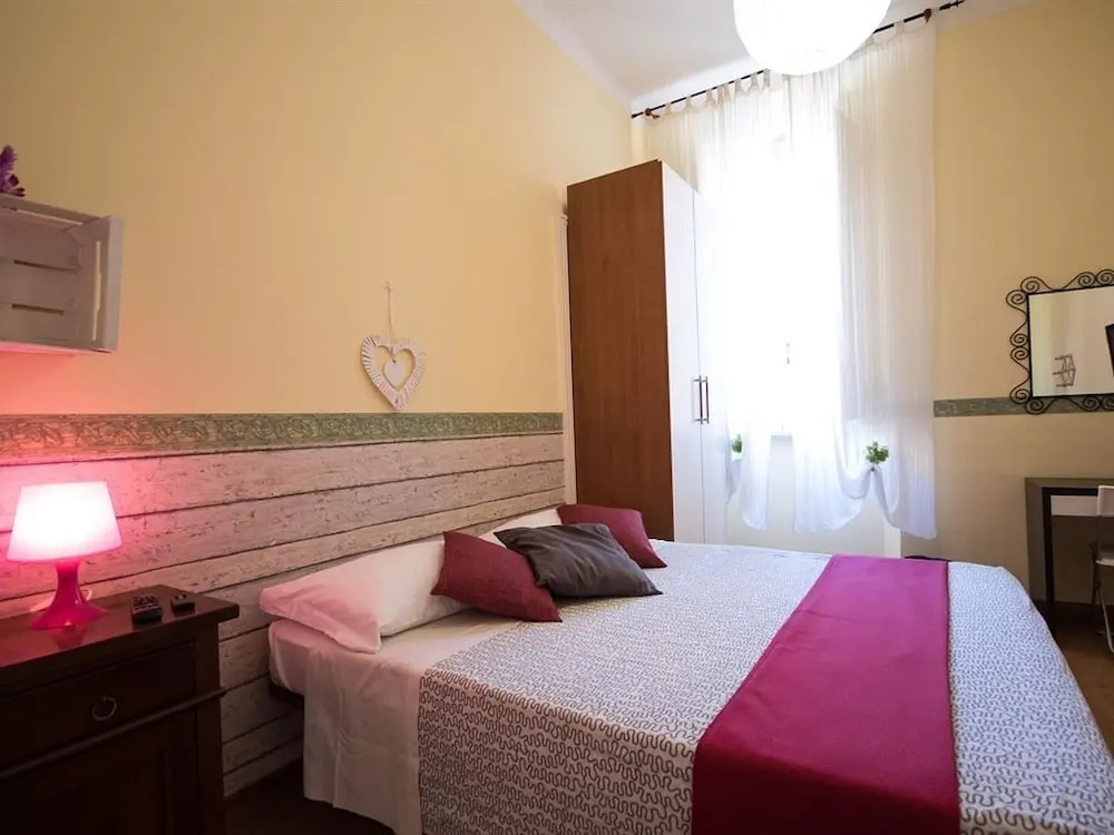 Sweet Life Guesthouse Hospety Group