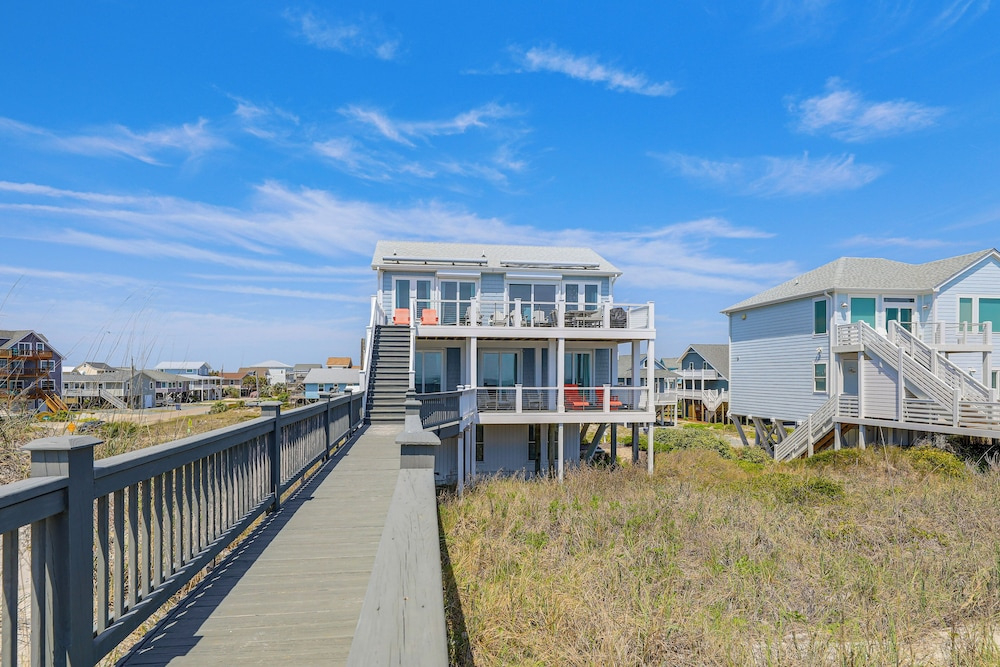 Beachfront Oasis w/ 2 Large Decks, BBQ & Views!
