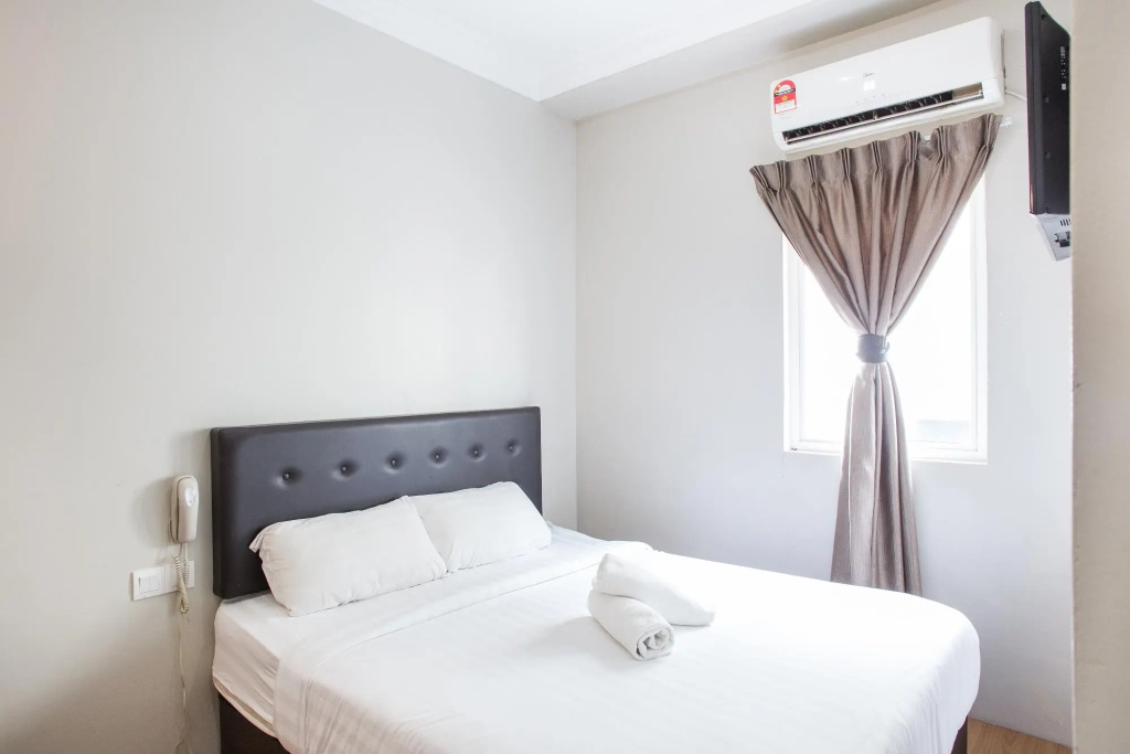 Moment Hotel