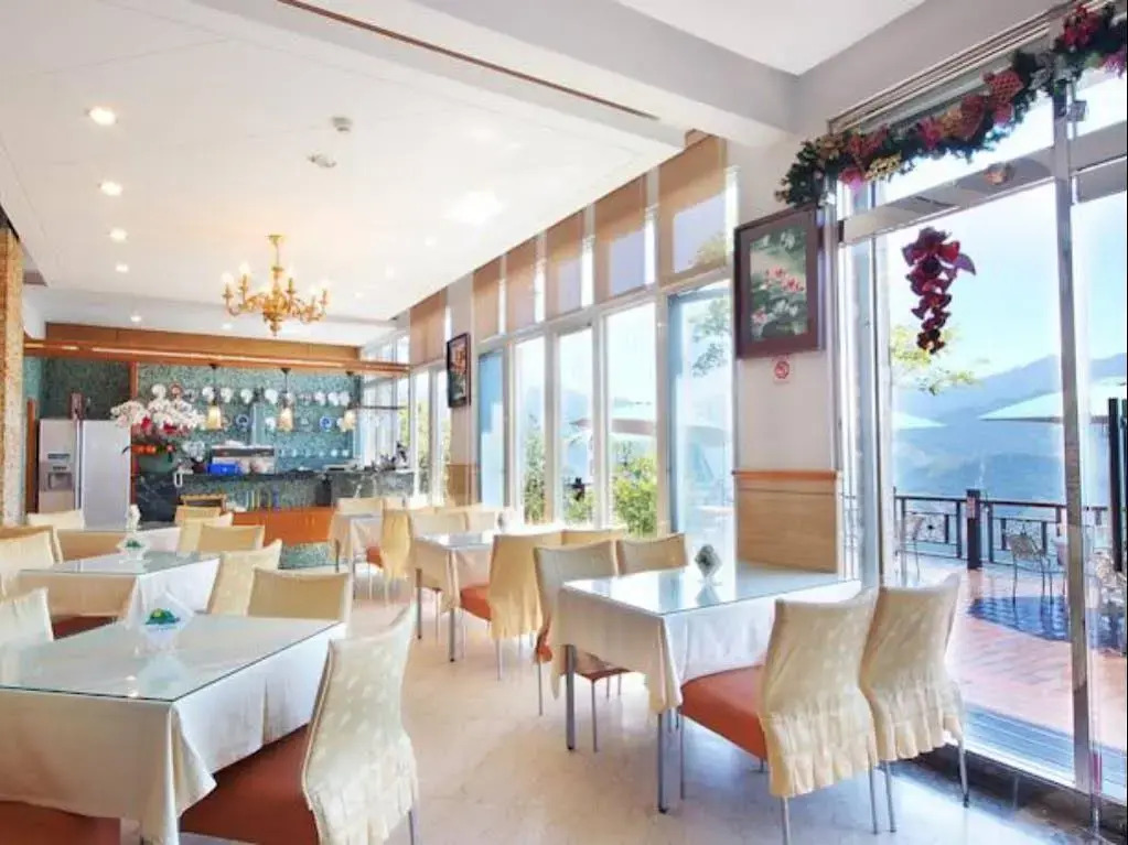 Jun Yue Hanging Garden Resort