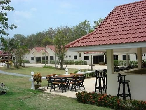 Lake Villas Resort