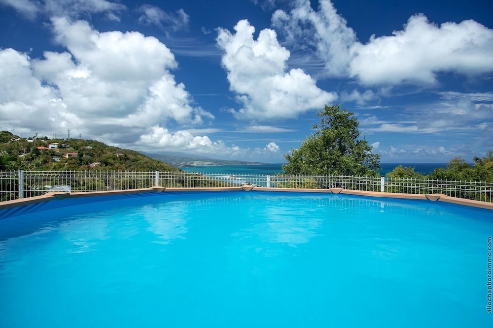 House With 3 Bedrooms in La Trinité, With Wonderful sea View, Private Pool, Enclosed Garden - 2 km From the Beach