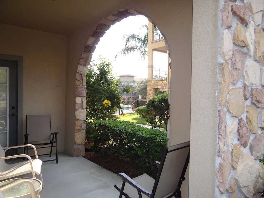 Lightmaker Property Management - Davenport