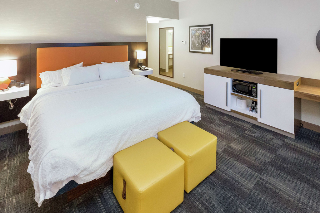 Hampton Inn & Suites Morgantown / University Town Centre
