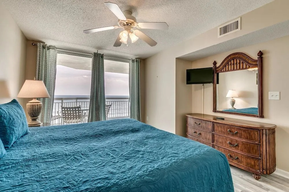 Crescent Shores N - 702 Apartment 3