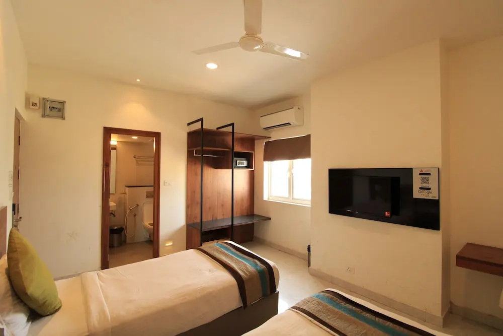 Arunaa Inn Airport Hotel,Chennai