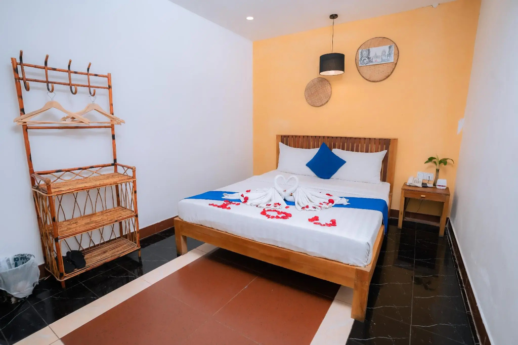 Grand Elevation Hotel