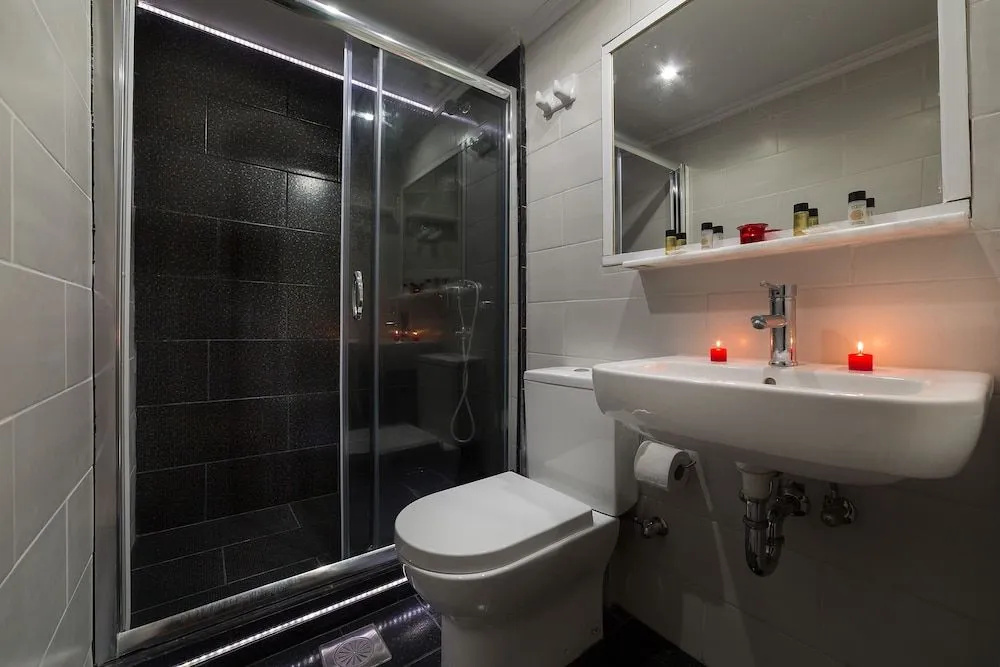 The "L" Suites & Apartments
