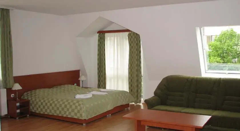 Hotel Crystal