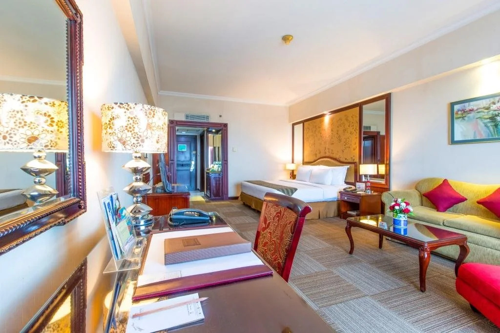 Sunlake Waterfront Resort and Convention