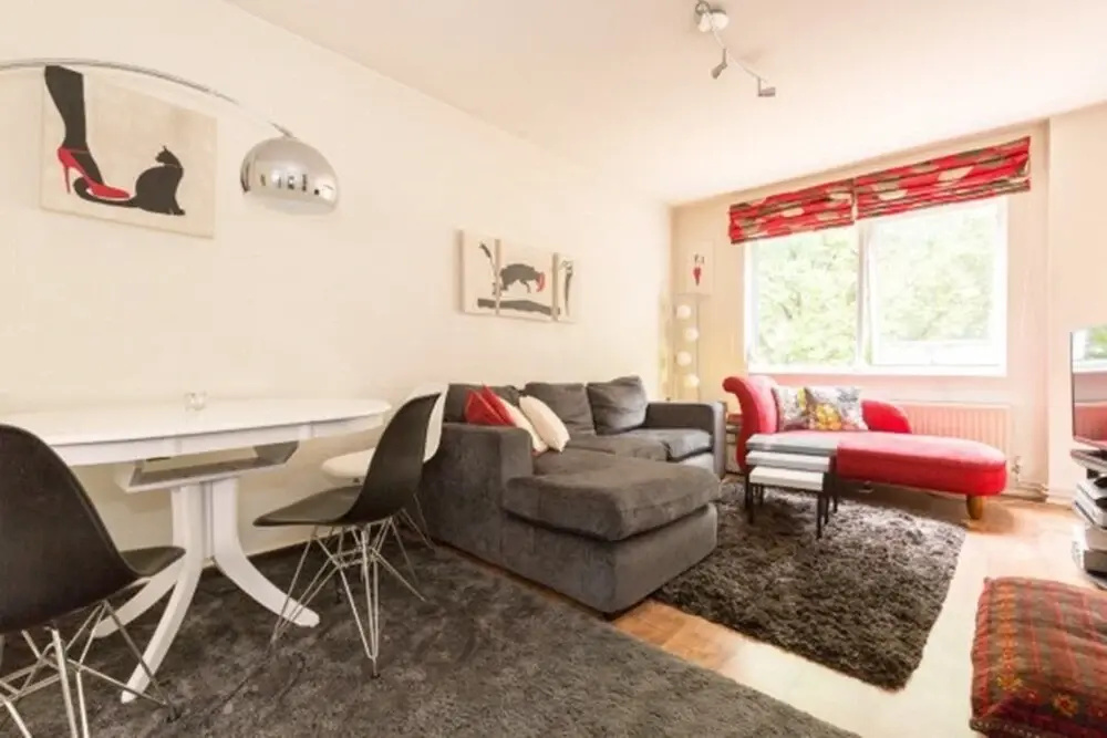 Eson2 - Chancery Lane Hideaway