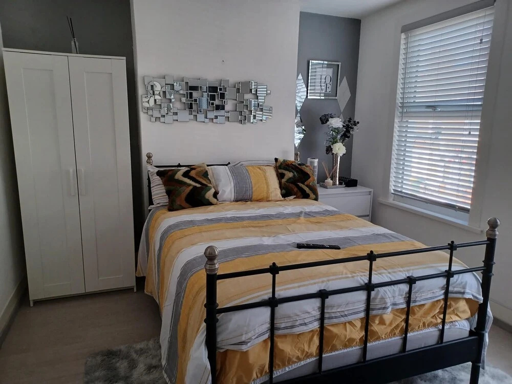 Dream Home Estate - 3 Bedrooms 2 Bathrooms