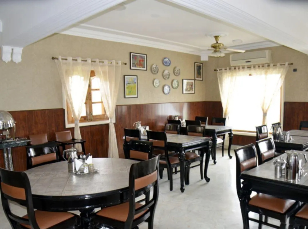 The Win Sum Hill Hotel