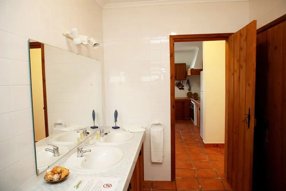 Mosteiros Vineyard House
