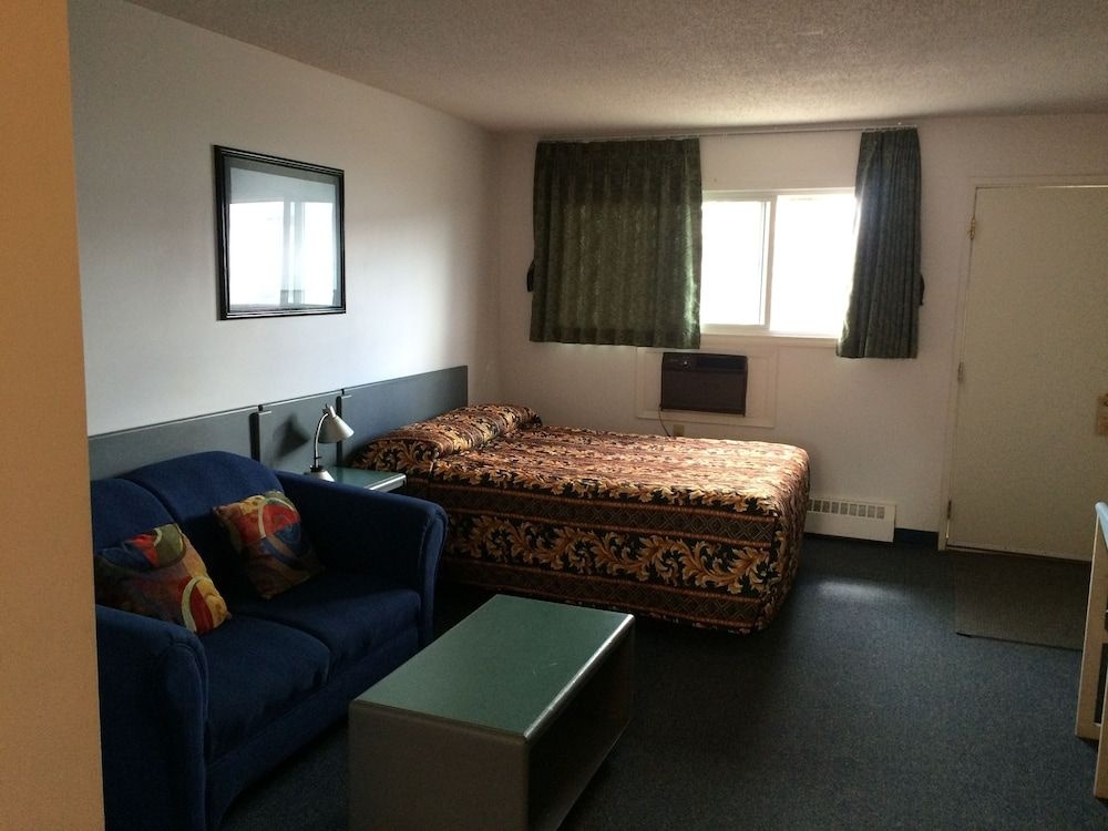 Plains Motor Inn