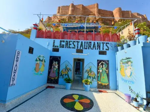 Pushp Guest House