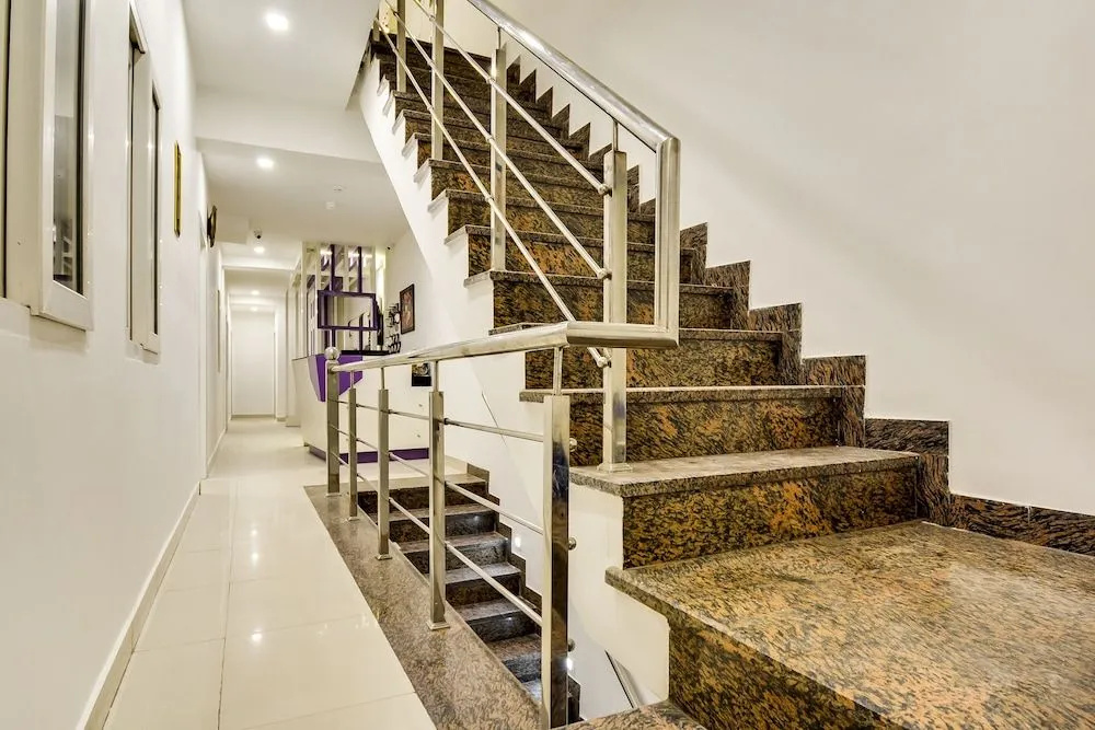 Oyo 60737 Hotel Purple Residency