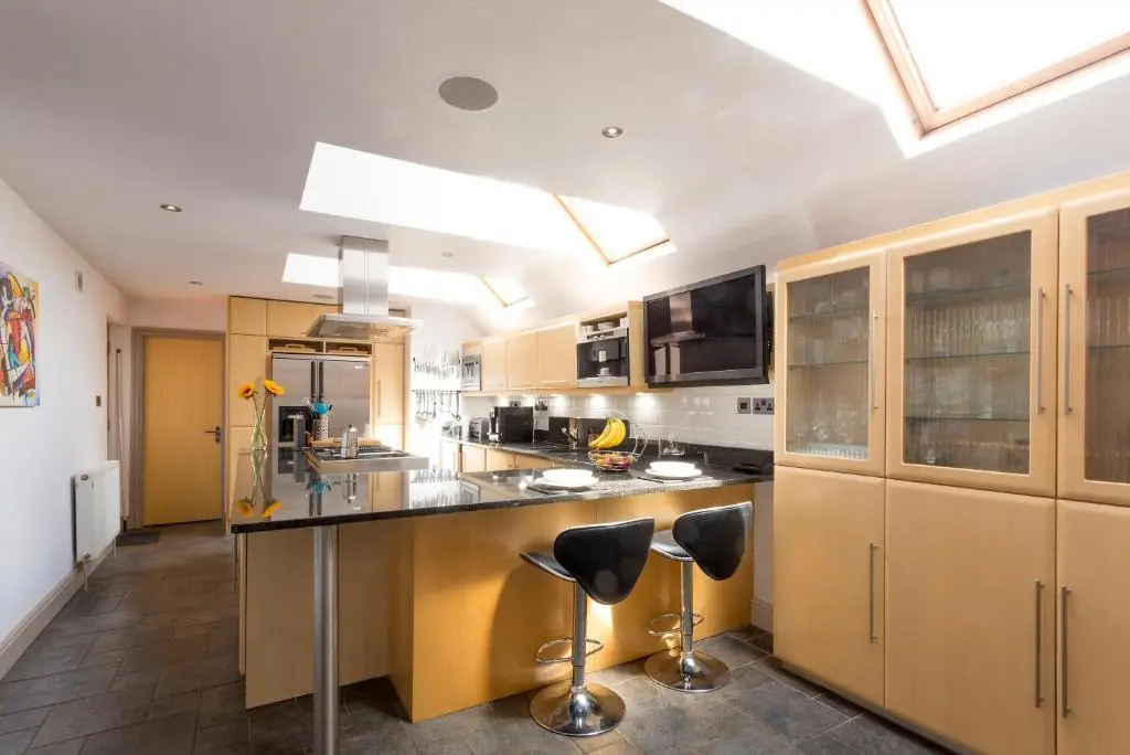 Cherwell Gates 4 Bed Luxury Oxford Apartment for 8 with Roof terrace