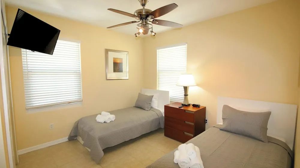 John's Pass Hotel