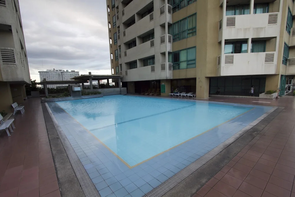 Robinsons Studio W Balcony-rpr08