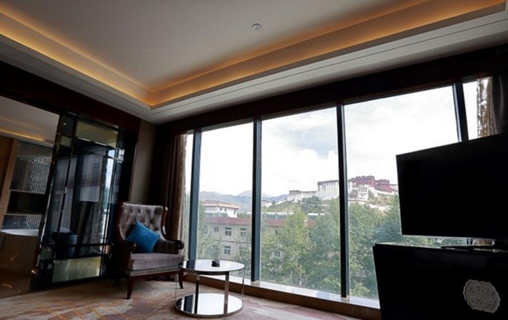 Tibet Minshan Hotel