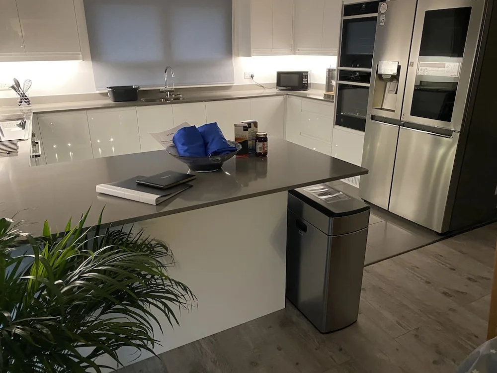 Sleeps8- EcoFriendly- KingBeds- FamilyFriendly