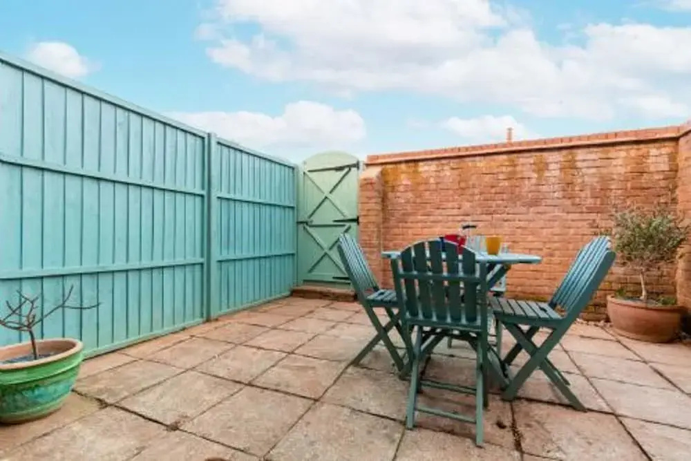 Host & Stay - The Courtyard
