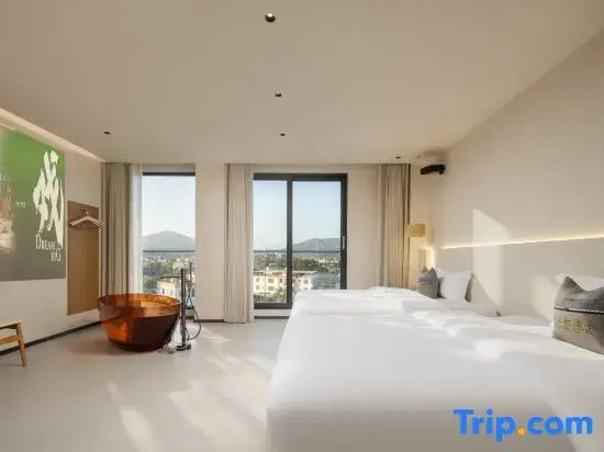 Sanya Coconut Sea Melody Hotel (Sanya Phoenix International Airport Branch)