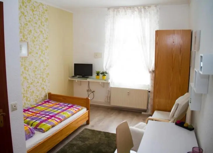 Rael-Boardinghouse