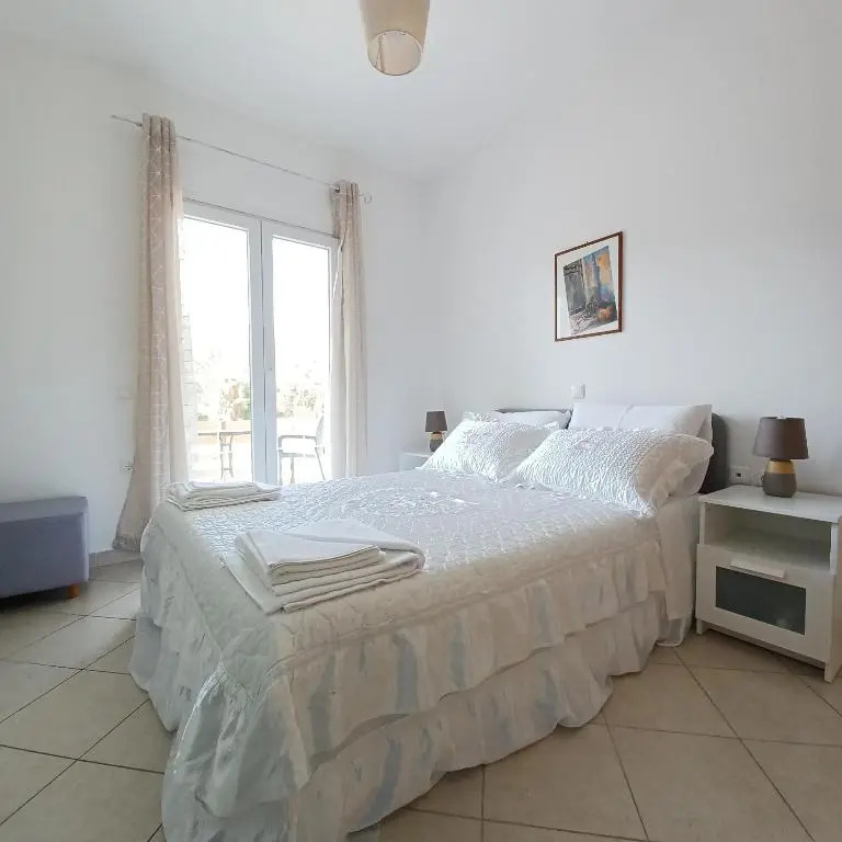 Eleonas Apartment 2, Lygia