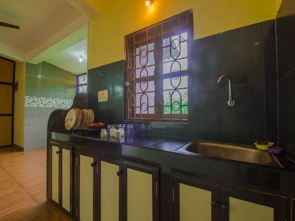 OYO 16427 Home Spacious 1BHK LPK Waterfront