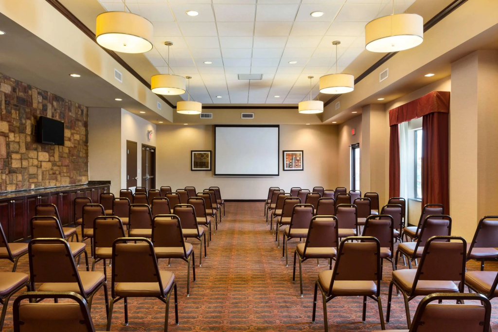 Hampton Inn & Suites Mission