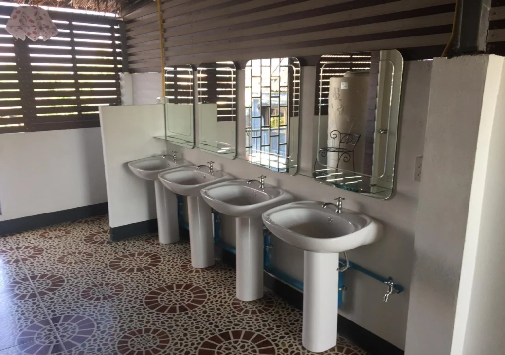 Bann Banburee Hostel & Cafe