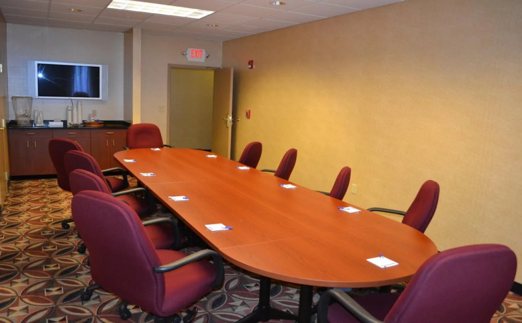 Holiday Inn Express & Suites Kent - University Area by IHG