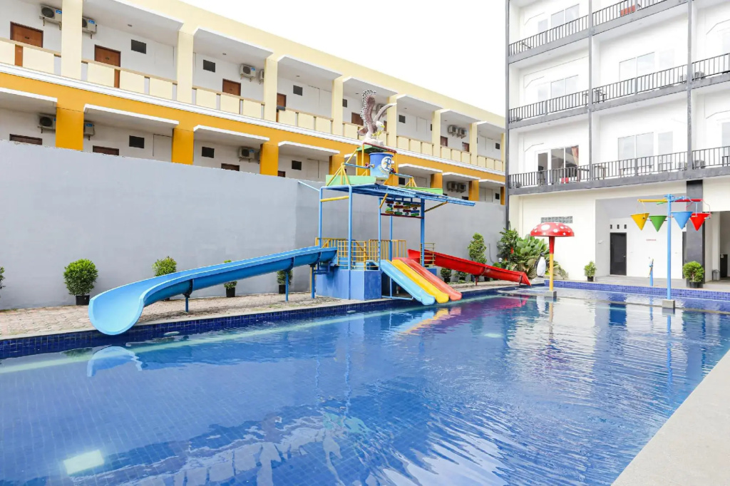 Hotel Grand Pacific by OYO Rooms