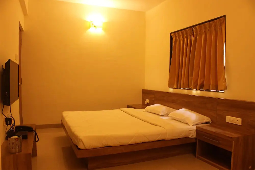 OYO 9356 Home Spacious 1 BHK North Goa Road