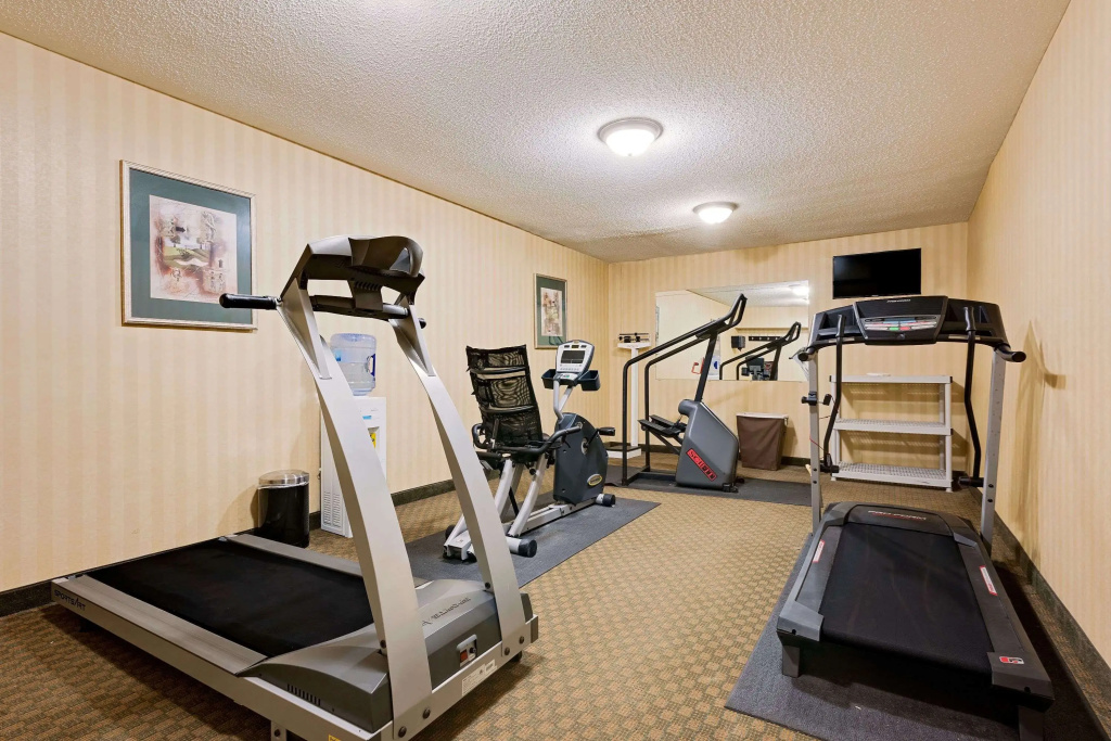 Ramada by Wyndham Cleveland Airport West