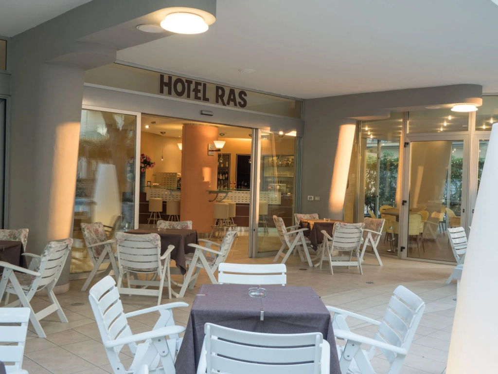 Hotel Ras