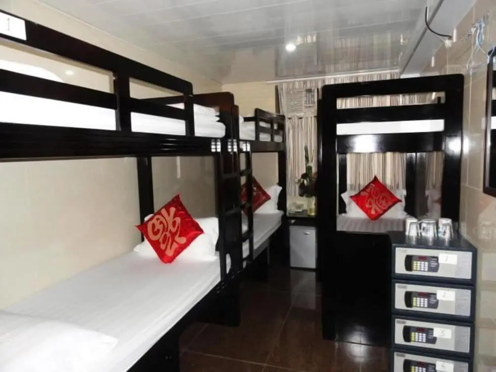 City HK Guest House 24 HOUR RECEPTION Block D & E 10TH FLOOR